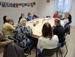 Fotografie všech zúčastněných. Zleva: p. Šulerová, sl. Lenka (praktikantka), p. Vlašín, p. Bohatá, p. Ing. Tomek, p. PhDr. Marková (psycholožka), p. Vondra, p. Blechová, p. Voráčková, p. Špinarová, DiS., p. Cabajová, DiS., p. Šopová