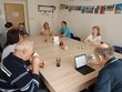 Je vhodný pro každého, kdo upřednostňuje kolektivní formu tréninku. Zleva: p. Vondra, p. Ilona, p. Neckářová, p. Ing. Píza, p. Šopová, p. Šopa, p. Oherová, p. Ing. Beránek (lektor, který vás naučí, jak si cokoliv zapamatovat)
