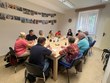 Tipování, sázení a debatování o zajímavých otázkách nebylo nikdy zábavnější! Na fotografii zleva: p. Šopová, p. Šopa, p. Bohatá, p. Špinarová, DiS., p. Šulerová, p. Cabajová, DiS. (čte a zodpovídá otázky), p. Parkosová, DiS., p. Vondra, p. Ing. Beránek, p. Hrdý, p. Hrdá (manželka p. Hrdého), p. Lukačina
